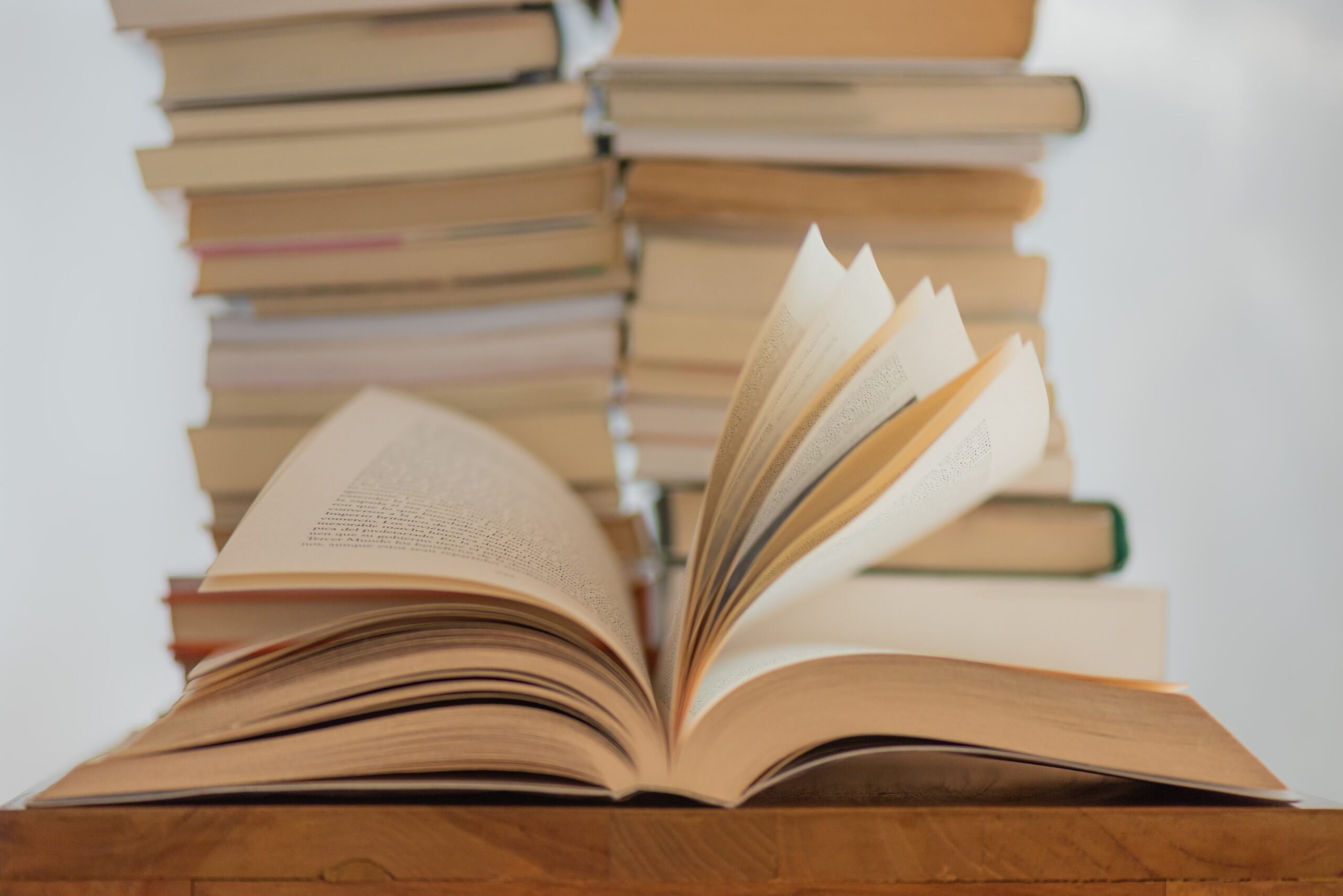 Мојата топ 5 листа на книги за родителство наменети за почетници